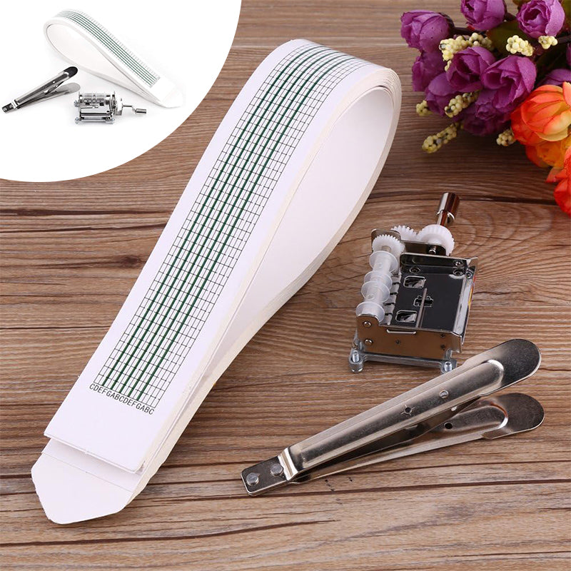 Handvevad speldosa med pappersband