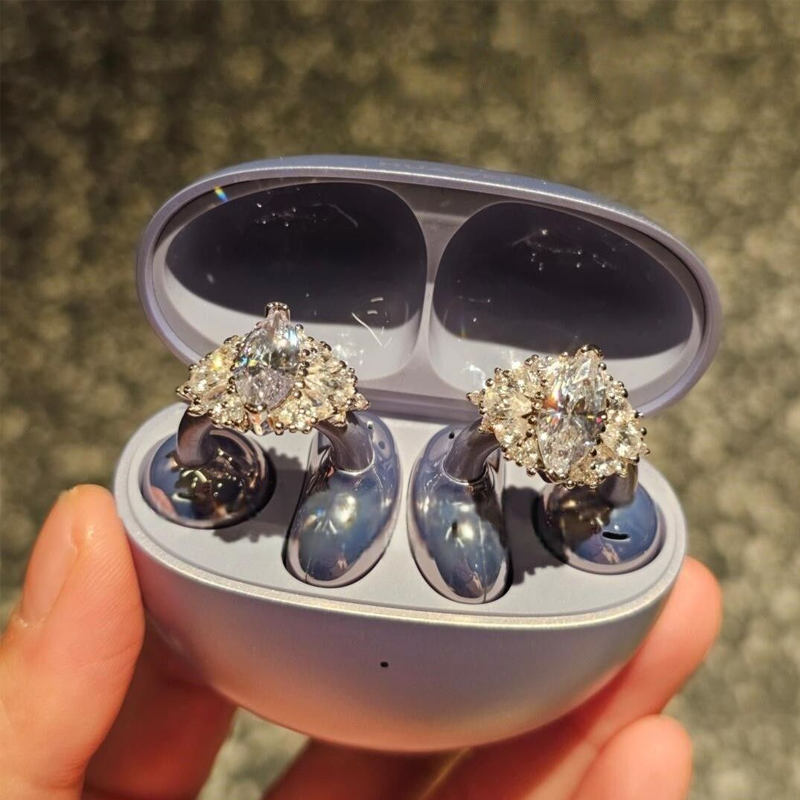 Sparkling Butterfly Bow Clips for Earbuds
