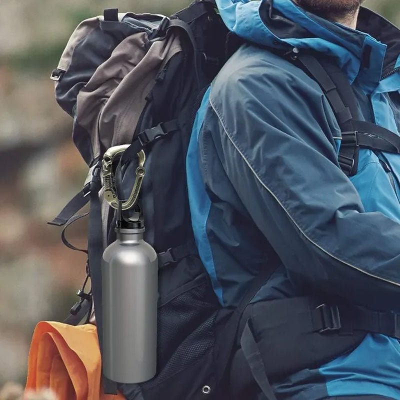 Ny dödskallekarbinhake med ledat cervikalkolonnlås