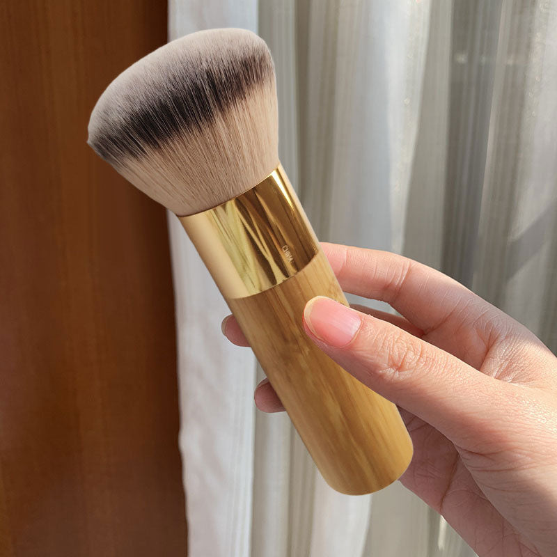 Fluffy Dome Foundation Brush