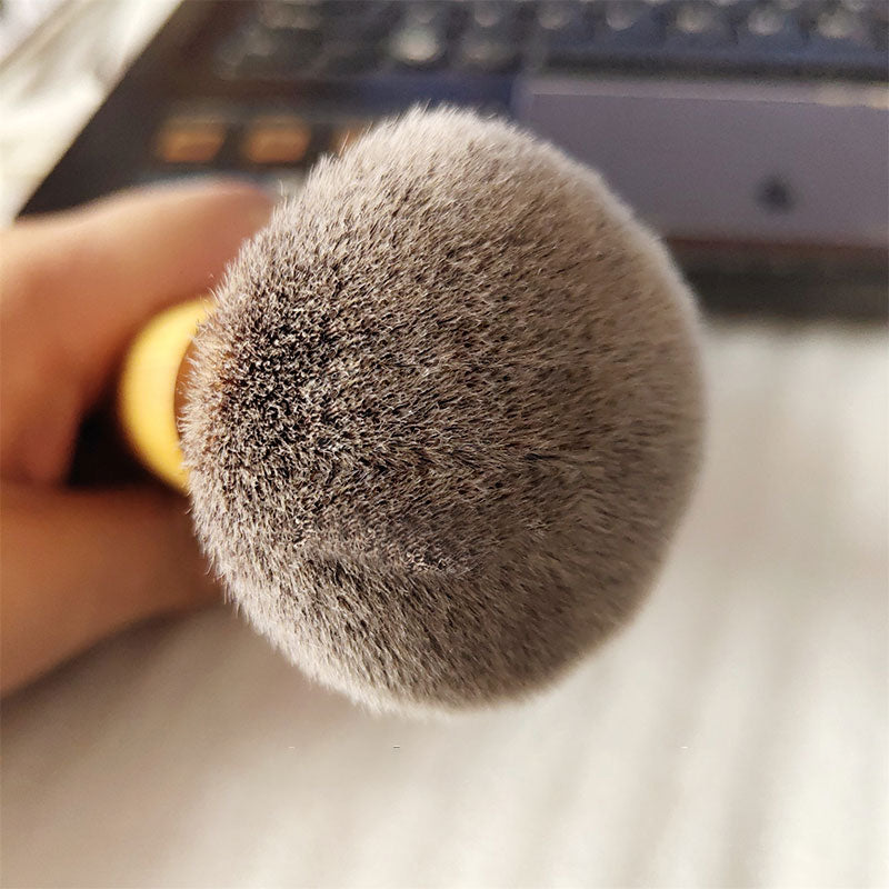 Fluffy Dome Foundation Brush