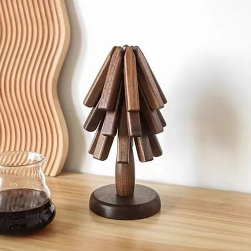 Isolerande bas i massivt trä