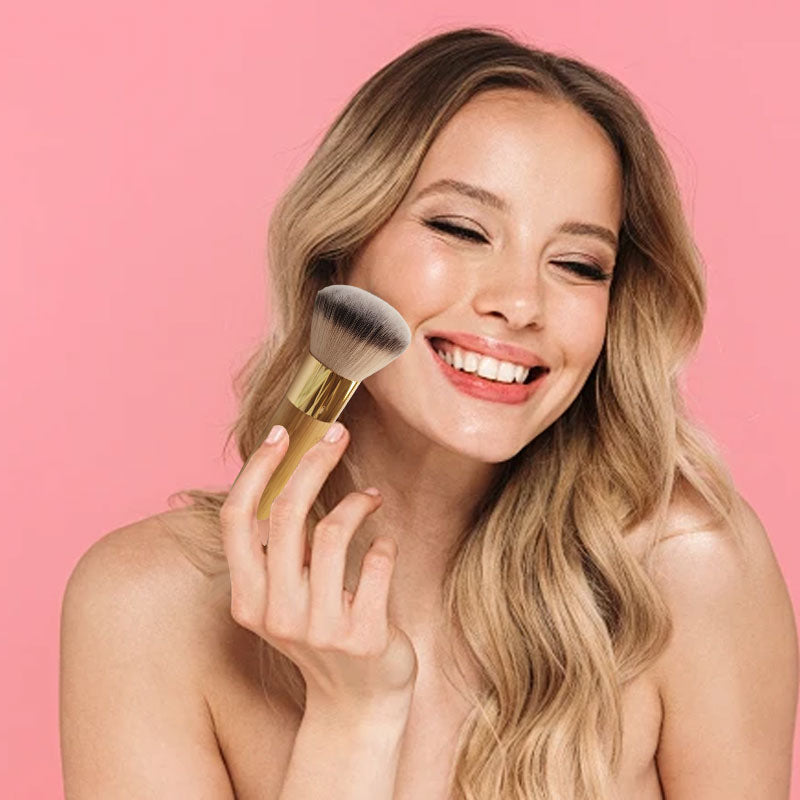 Fluffy Dome Foundation Brush