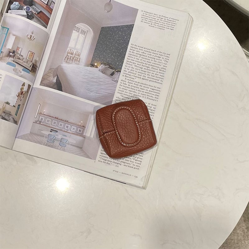 Enfärgad minimyntväska