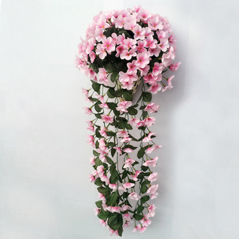 Simulerad violett hängande korg