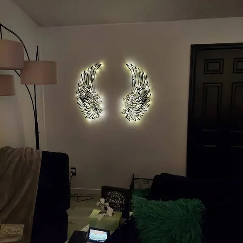 Svarta änglavingar i metall med LED-lampor