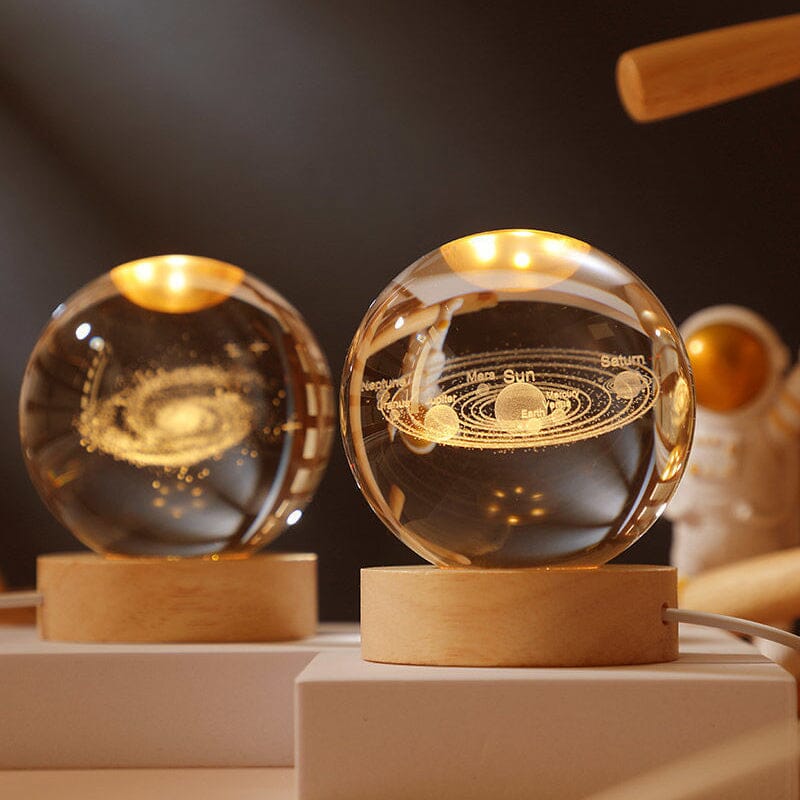 Nattlampa med lysande kristallkula