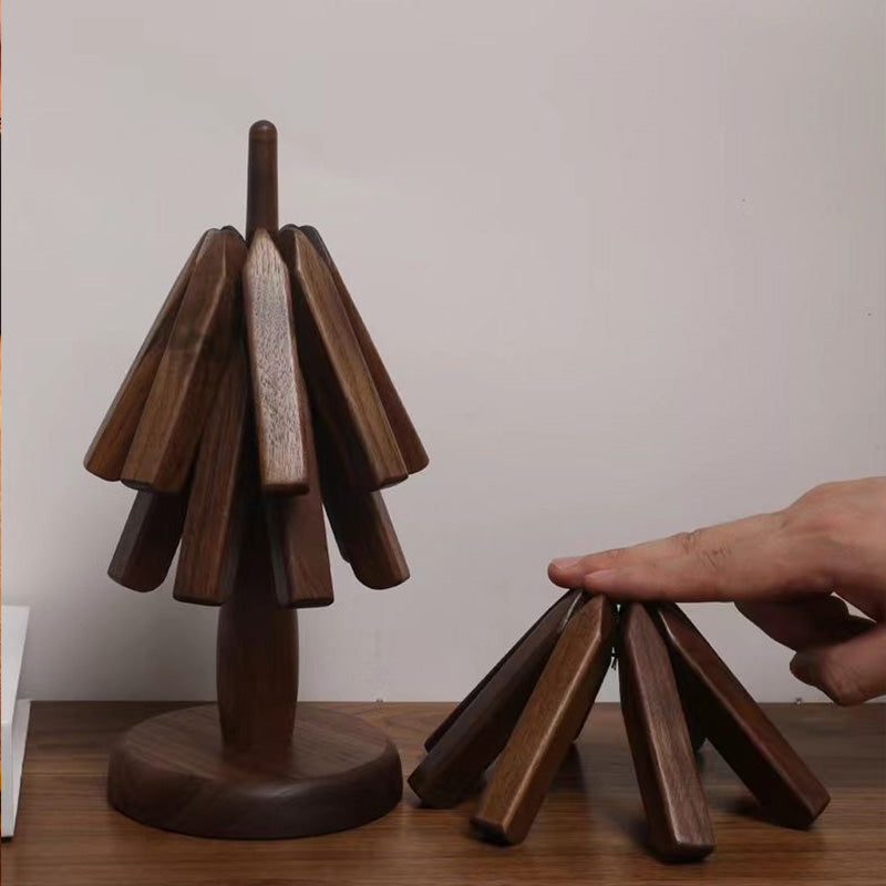 Isolerande bas i massivt trä