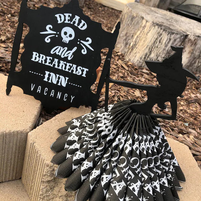 Trätrulle Halloween-häx-servetthållare-dekoration