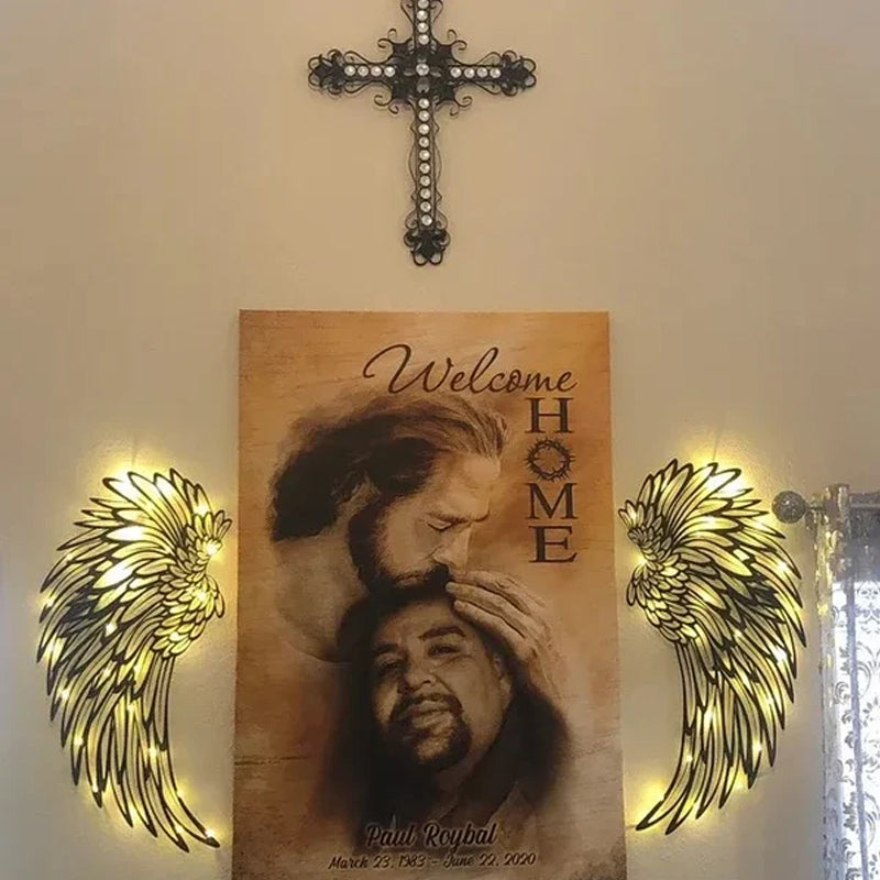 Svarta änglavingar i metall med LED-lampor