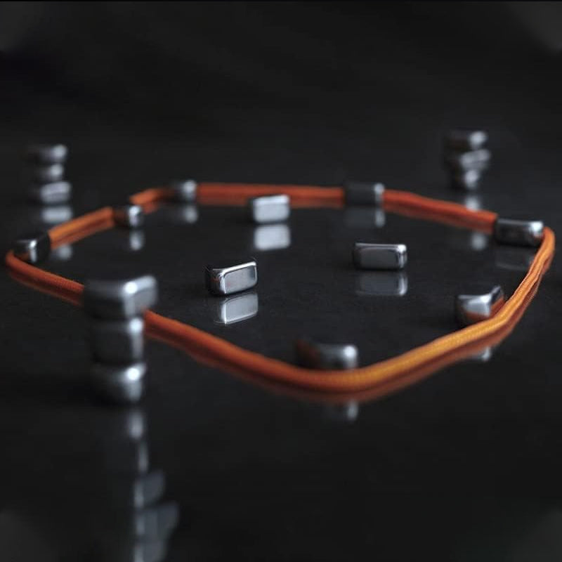 Magnetisk actionbrädspel