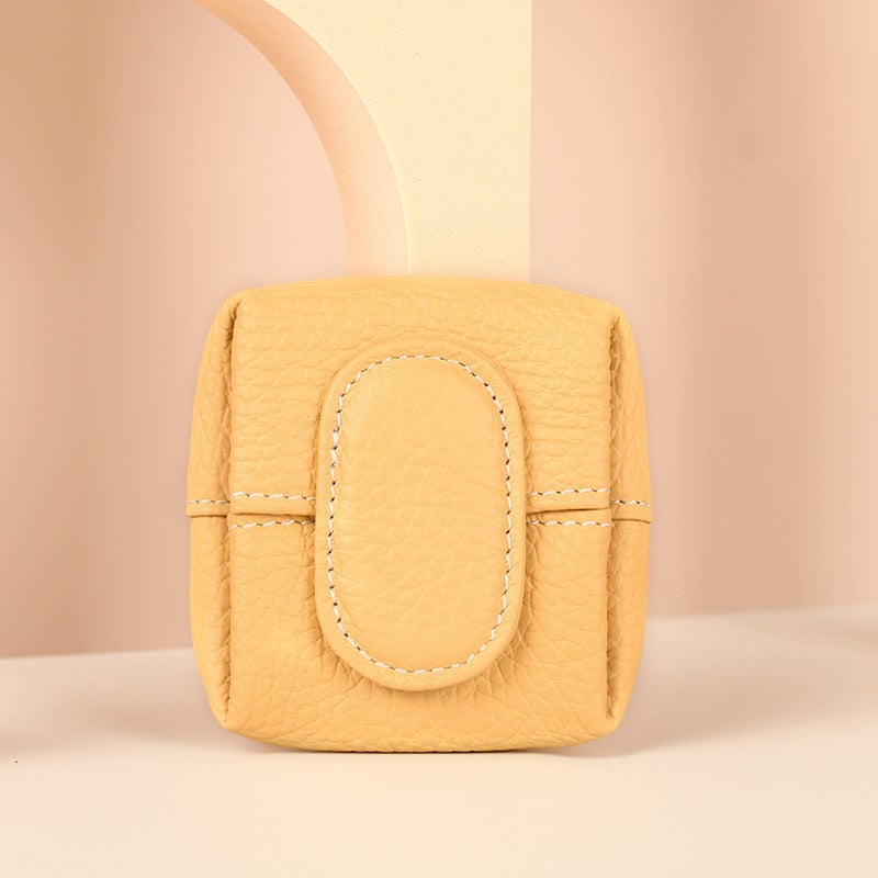 Enfärgad minimyntväska