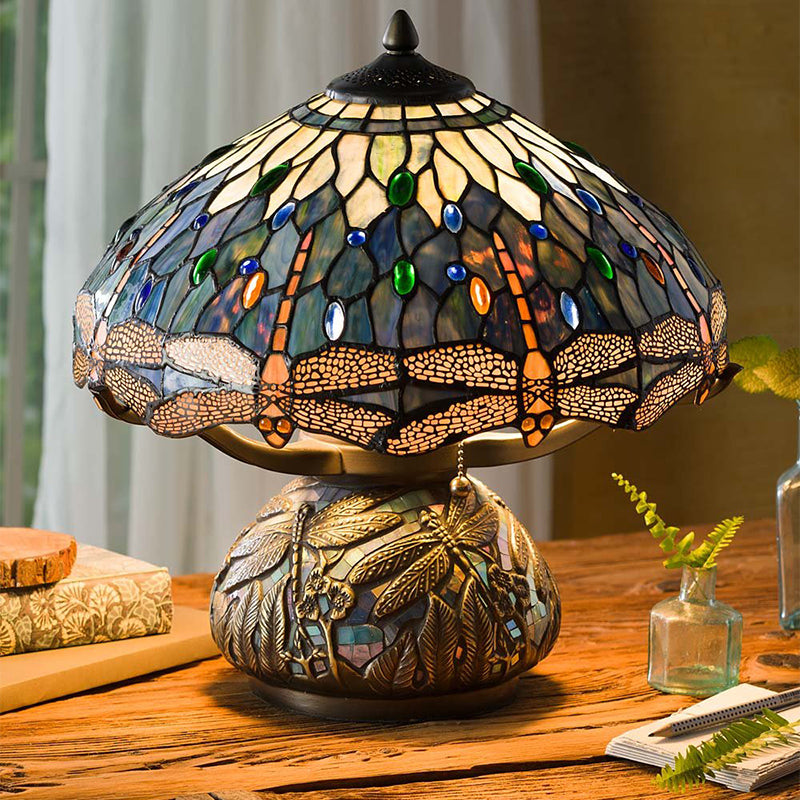 Tiffany-style Dragonfly Table Lamp