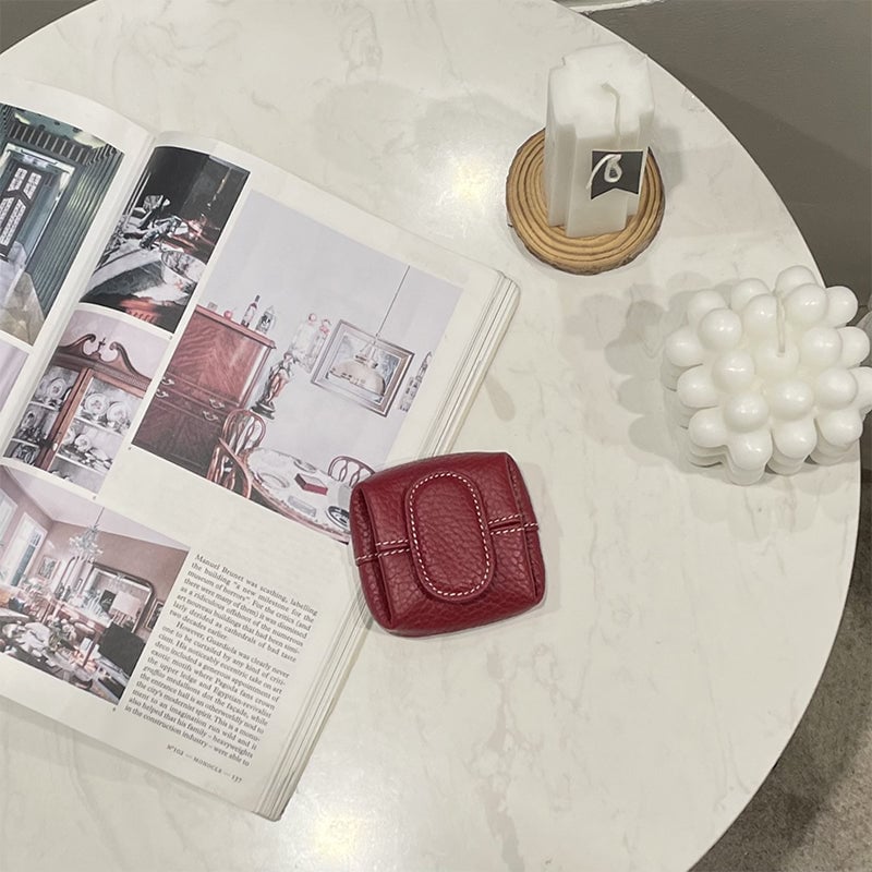 Enfärgad minimyntväska