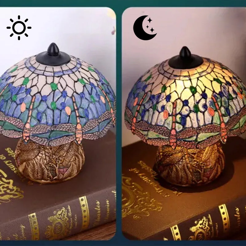 Tiffany-style Dragonfly Table Lamp