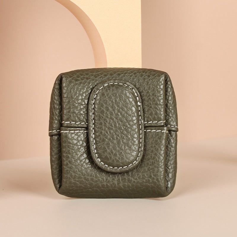 Enfärgad minimyntväska